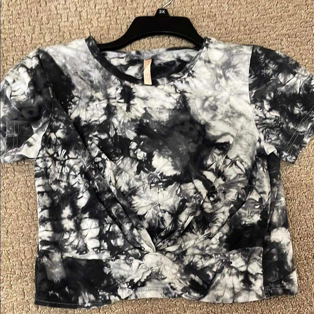Women's Black and Gray Tie-Dye Top